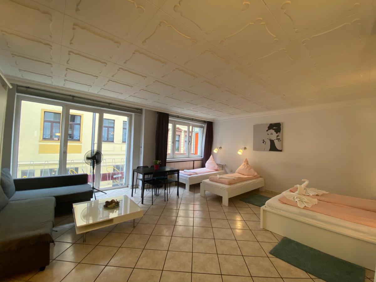 Central Shared Apartment, Friesenplatz ケルン エクステリア 写真