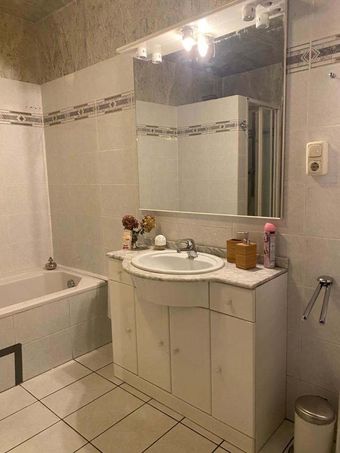 Central Shared Apartment, Friesenplatz ケルン エクステリア 写真