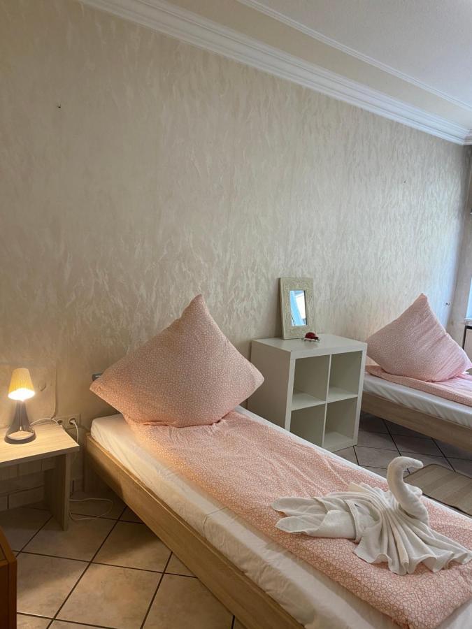 Central Shared Apartment, Friesenplatz ケルン エクステリア 写真