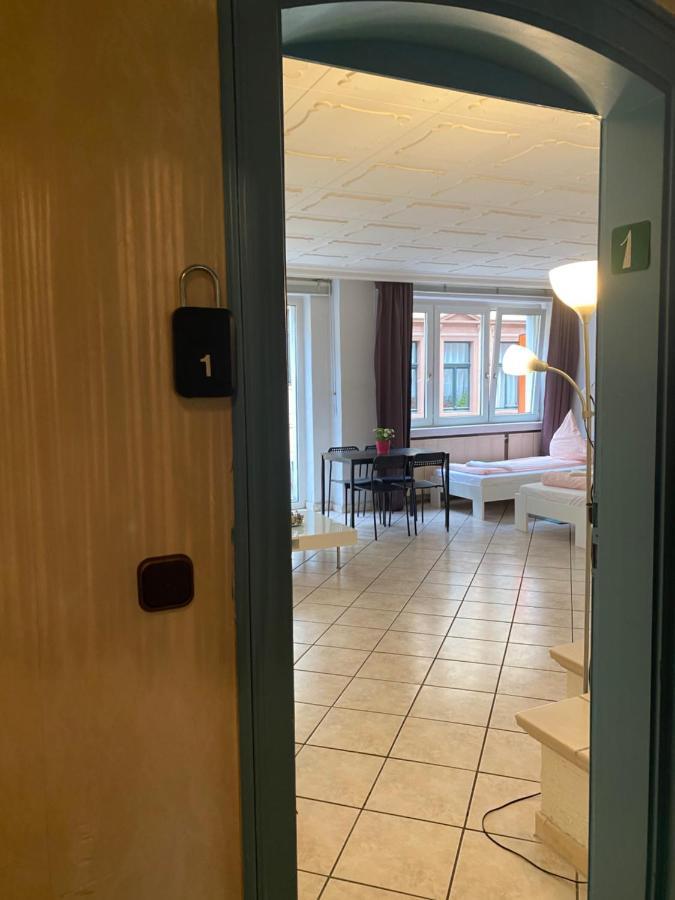 Central Shared Apartment, Friesenplatz ケルン エクステリア 写真