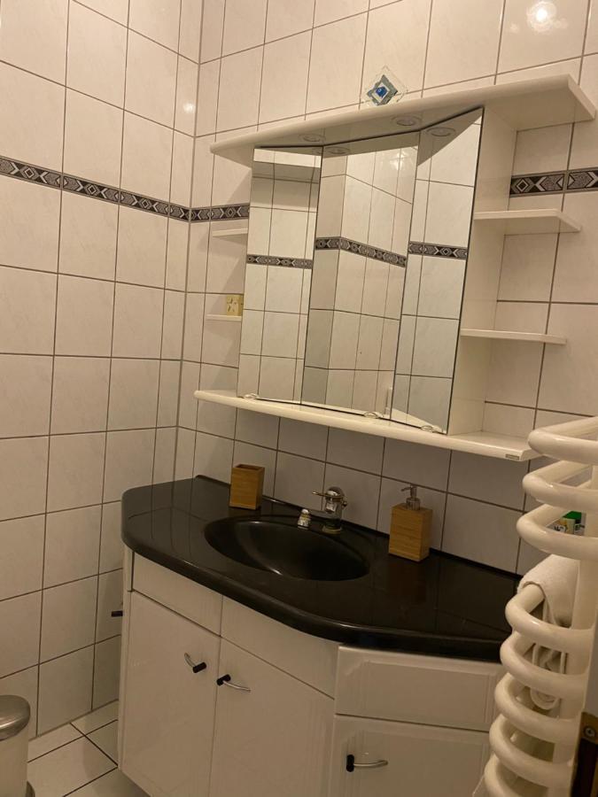 Central Shared Apartment, Friesenplatz ケルン エクステリア 写真