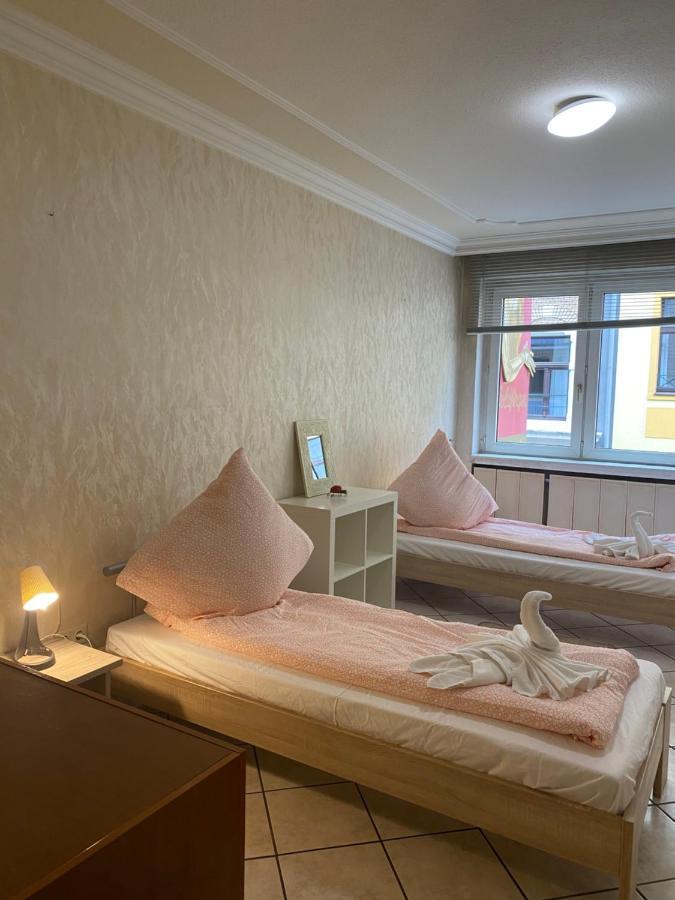 Central Shared Apartment, Friesenplatz ケルン エクステリア 写真