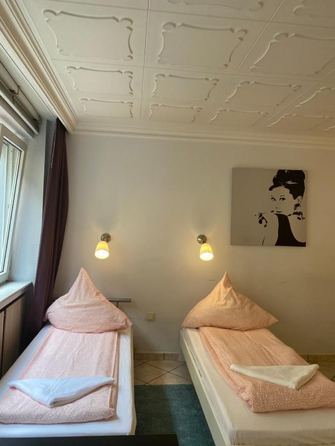 Central Shared Apartment, Friesenplatz ケルン エクステリア 写真