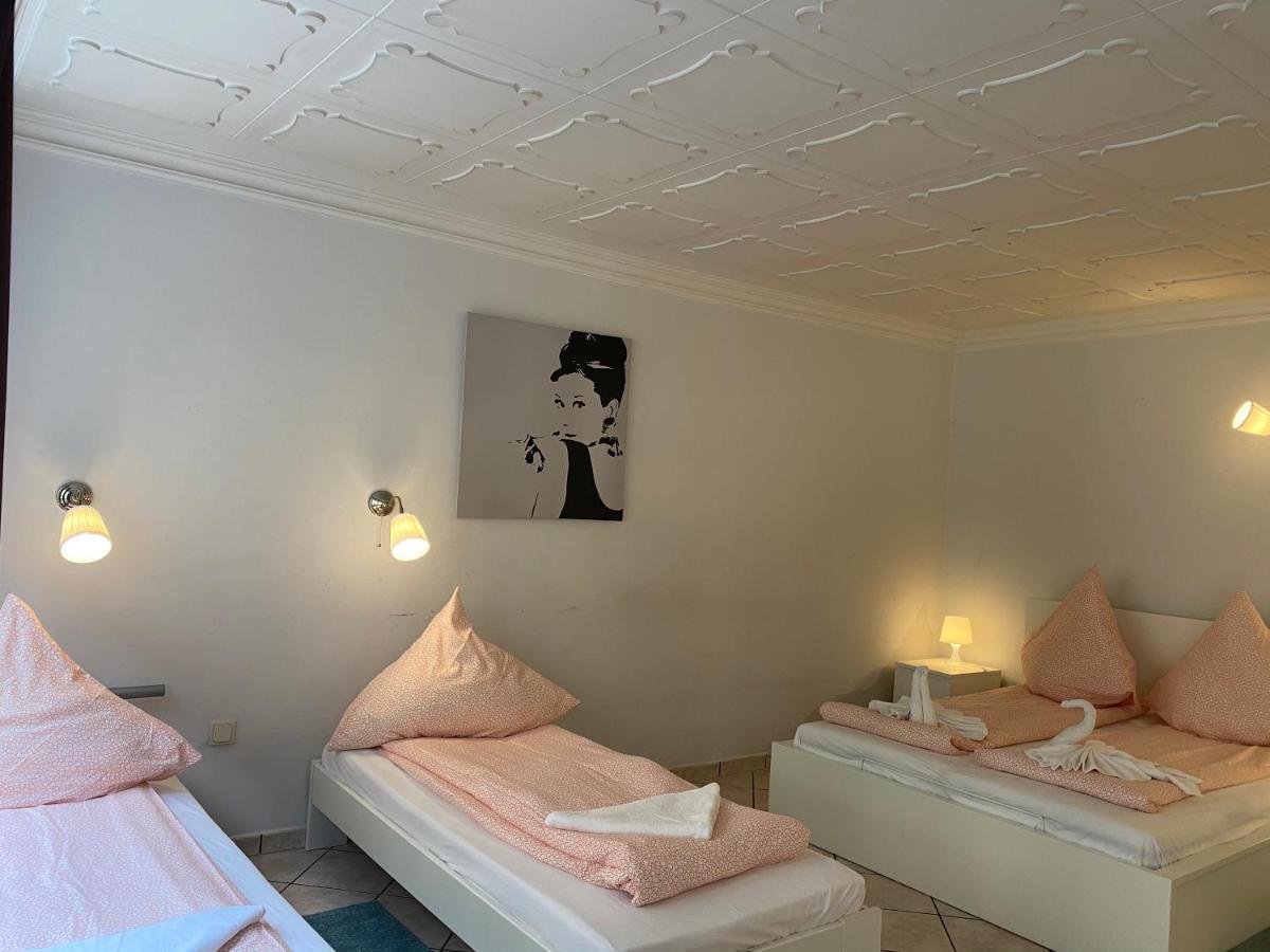 Central Shared Apartment, Friesenplatz ケルン エクステリア 写真