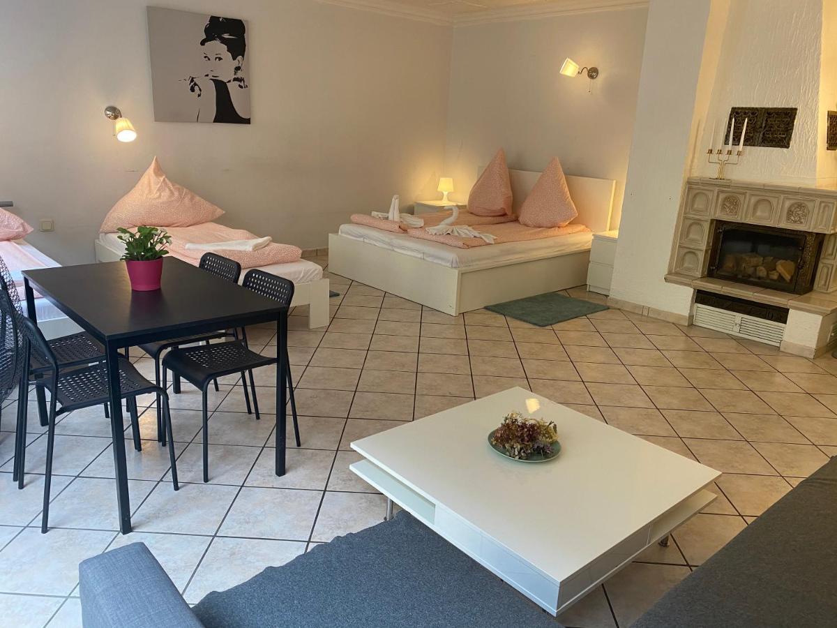 Central Shared Apartment, Friesenplatz ケルン エクステリア 写真