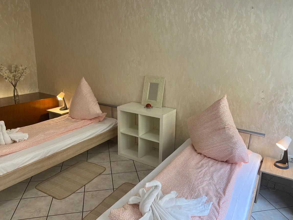 Central Shared Apartment, Friesenplatz ケルン エクステリア 写真