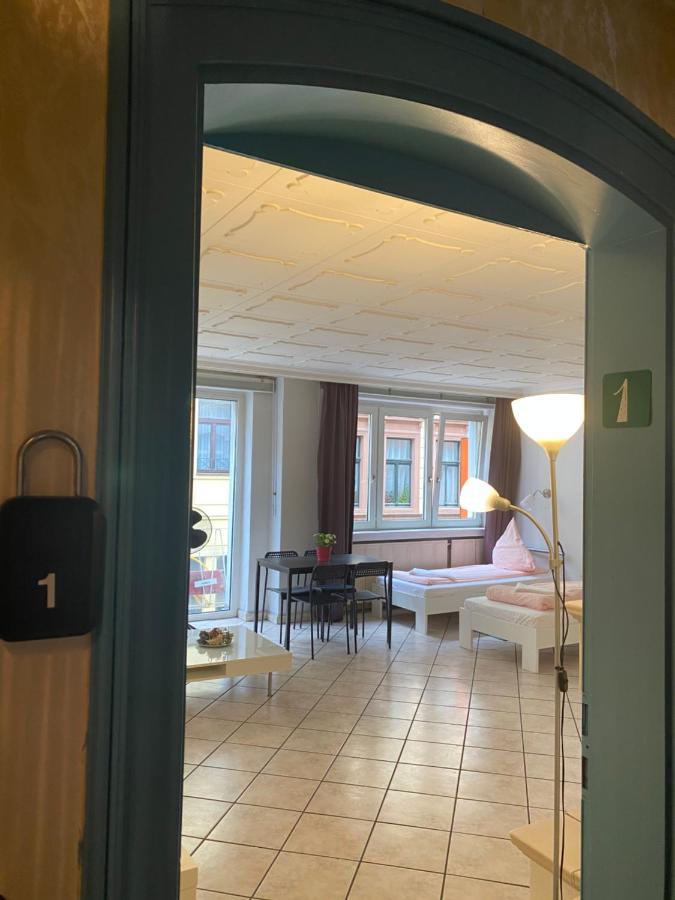 Central Shared Apartment, Friesenplatz ケルン エクステリア 写真