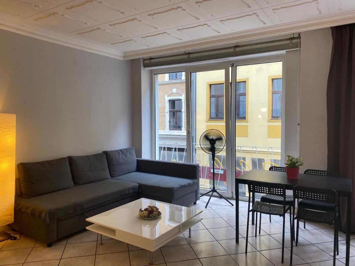 Central Shared Apartment, Friesenplatz ケルン エクステリア 写真
