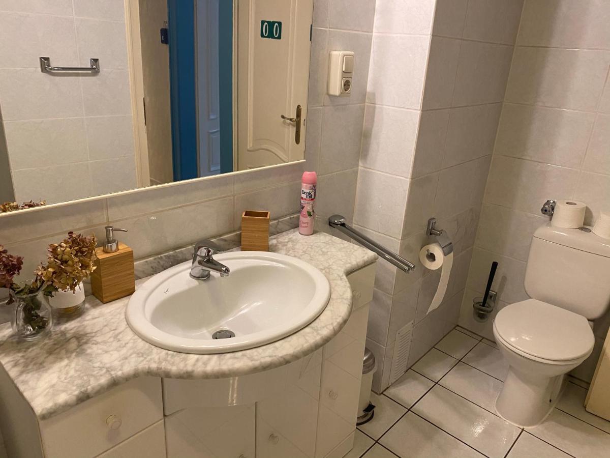 Central Shared Apartment, Friesenplatz ケルン エクステリア 写真
