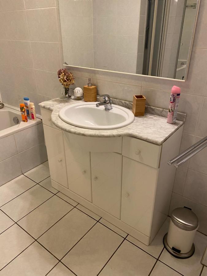 Central Shared Apartment, Friesenplatz ケルン エクステリア 写真