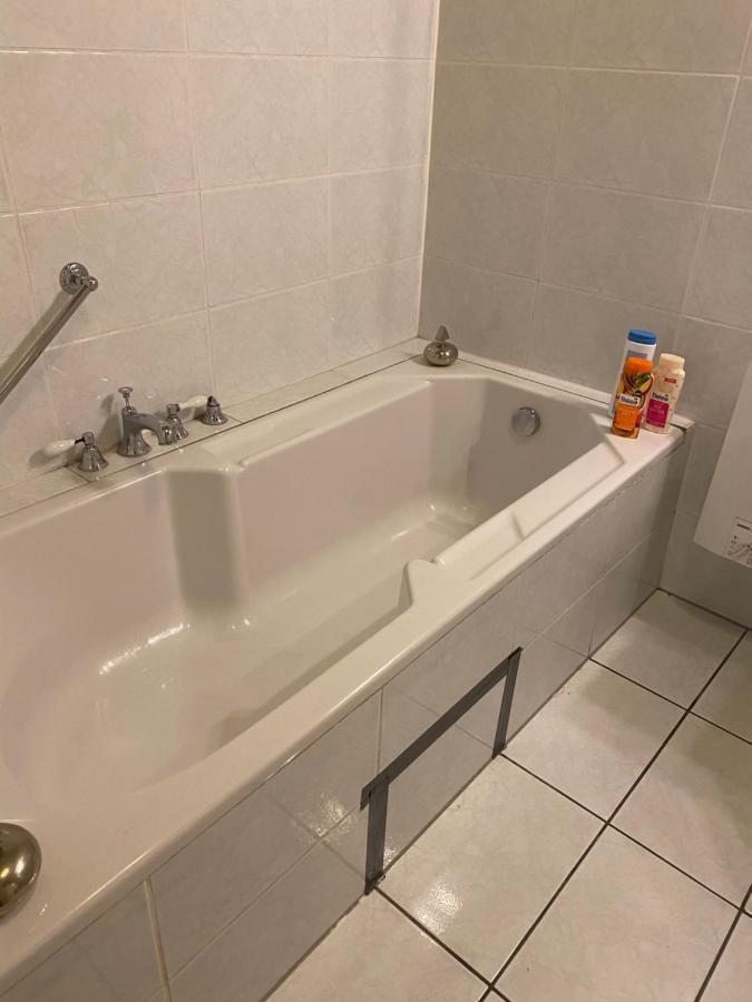 Central Shared Apartment, Friesenplatz ケルン エクステリア 写真