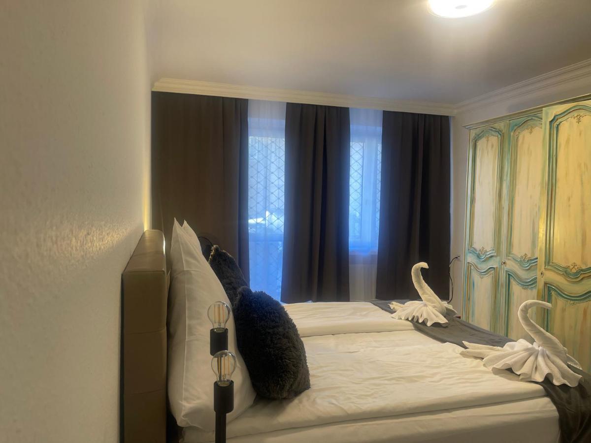 Central Shared Apartment, Friesenplatz ケルン エクステリア 写真