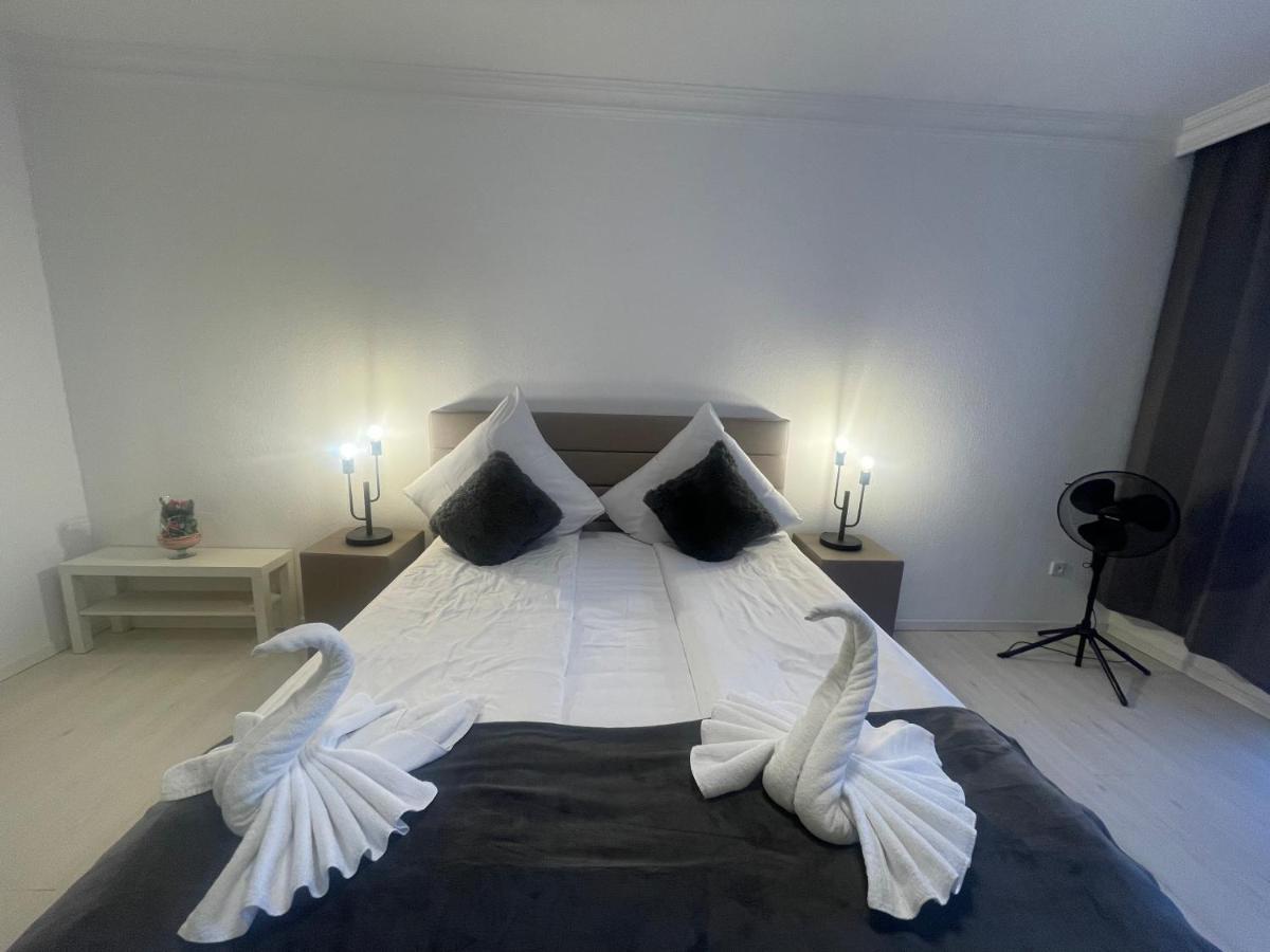 Central Shared Apartment, Friesenplatz ケルン エクステリア 写真